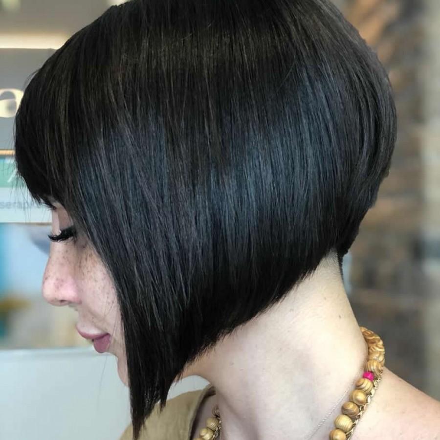 Asymmetrischer kurzer Bob Schnitt