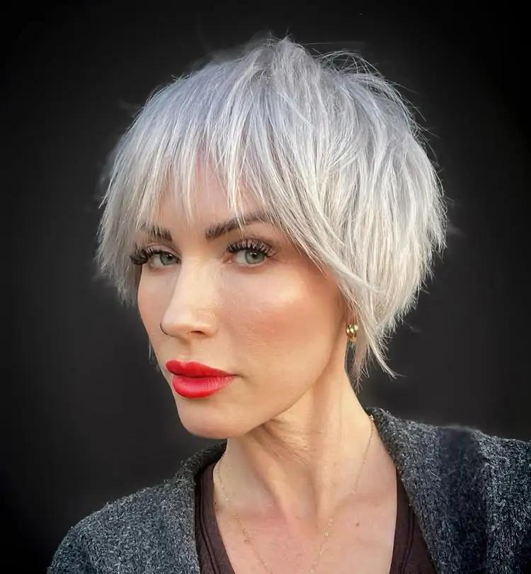 Bixie Cut mit Pony grau