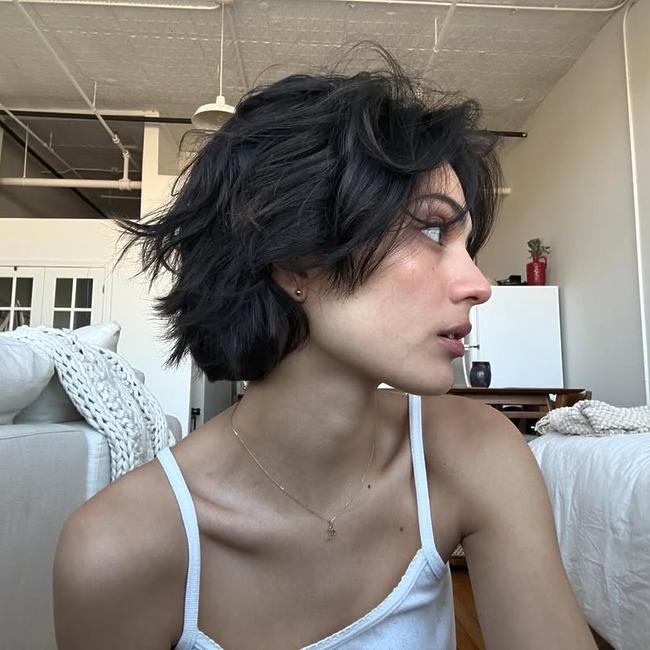 Undone Bixie schwarze Haare
