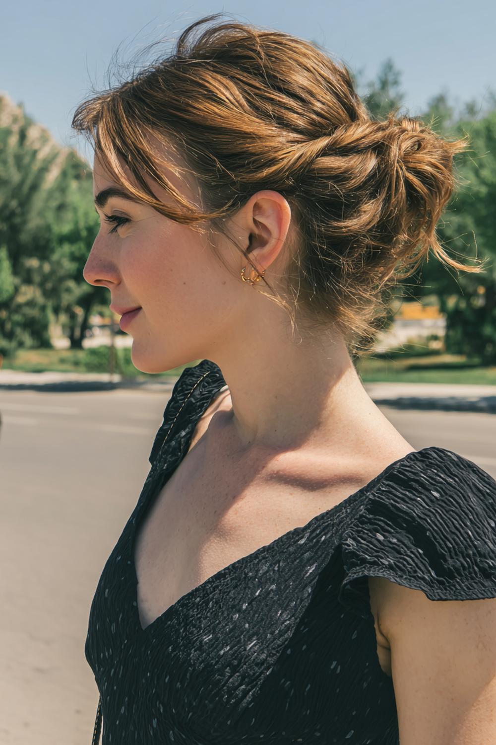 11. Date Night Frisuren 2026: French Twist mit modernen Kanten und seitlichen Strähnen