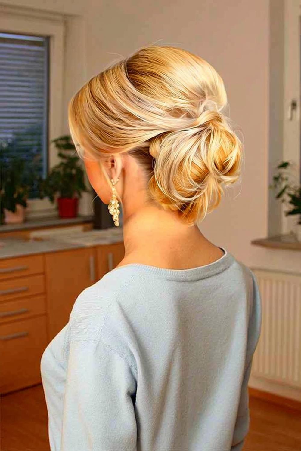 Eleganter Hochsteck-Chignon