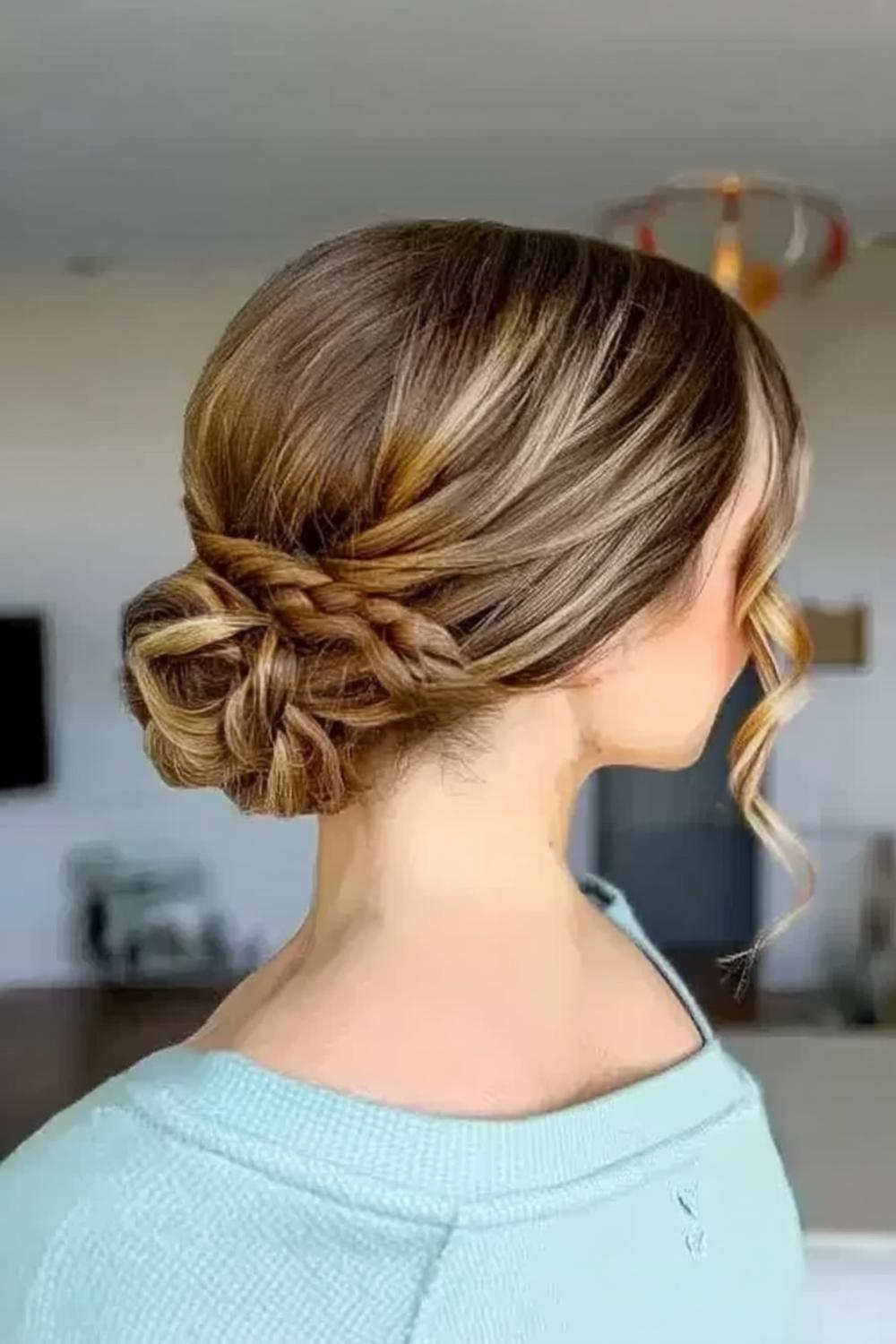 Geflochtener Seitdutt