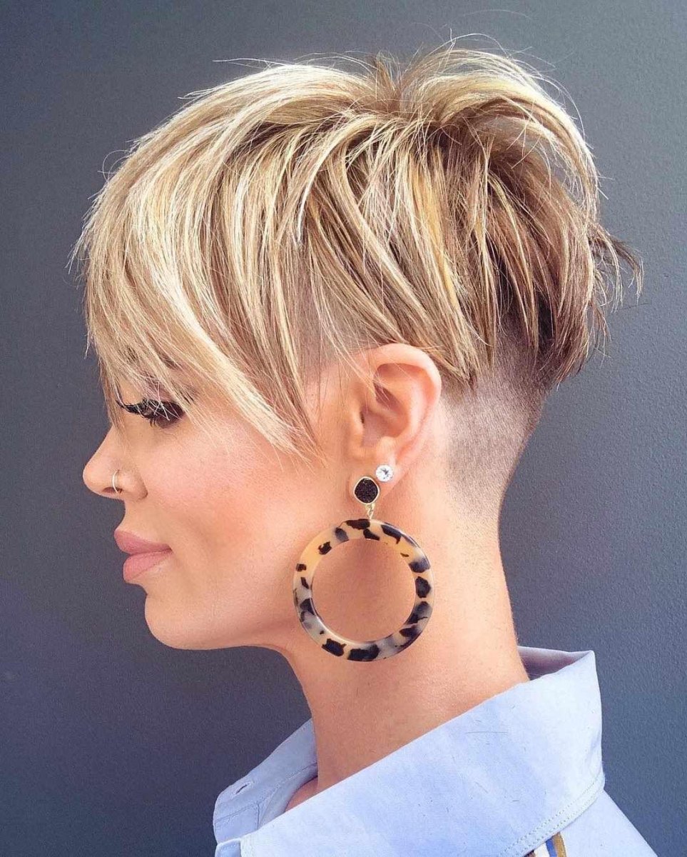 Frecher sichtbarer Pixie Undercut