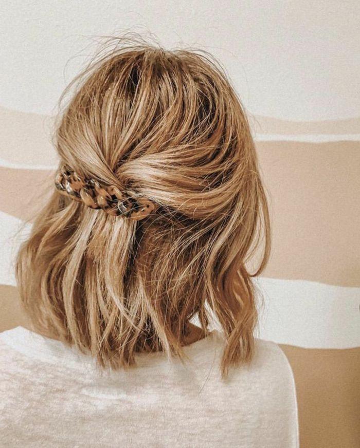 Halboffene kurze Haare Klammer