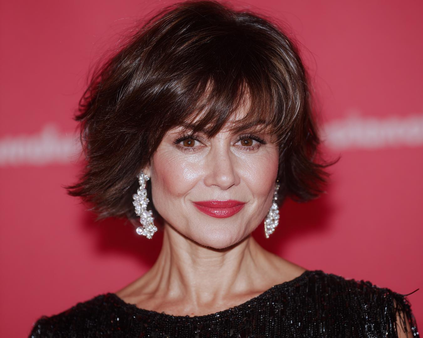 Textured Layered Bob With Bangs