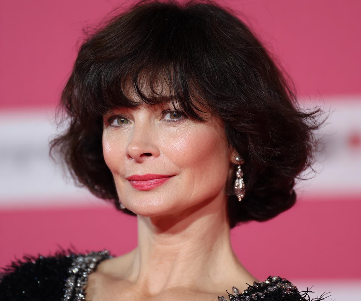 Voluminous Dark Bob With Bangs