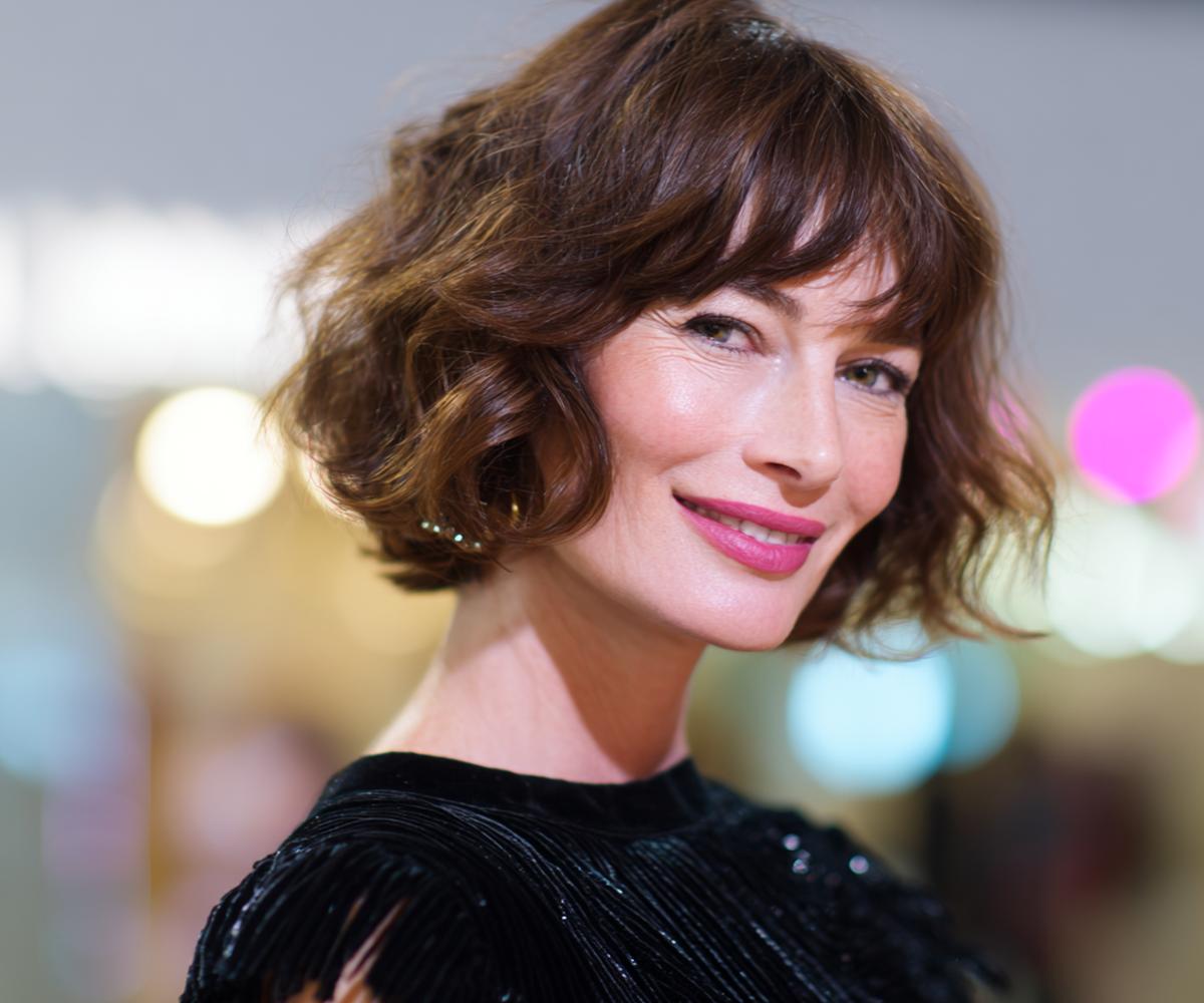 Brown Wavy Layered Bob Fringe