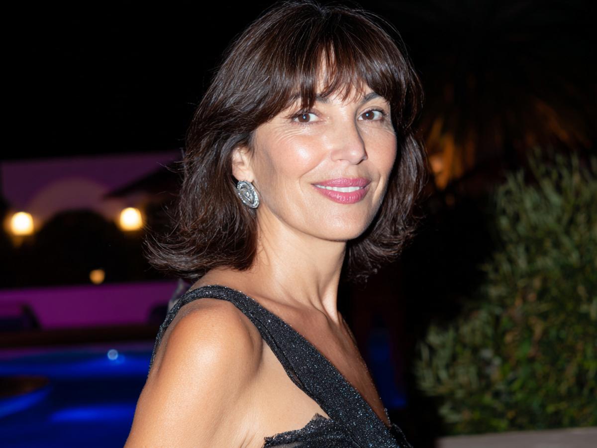 Dark Bob With Full Fringe