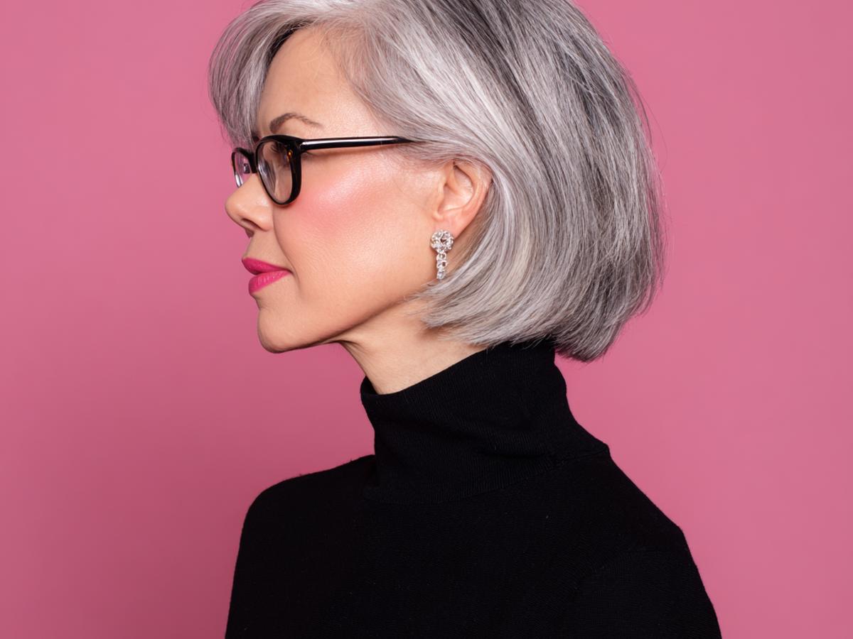Smooth Silver Lob Side Part