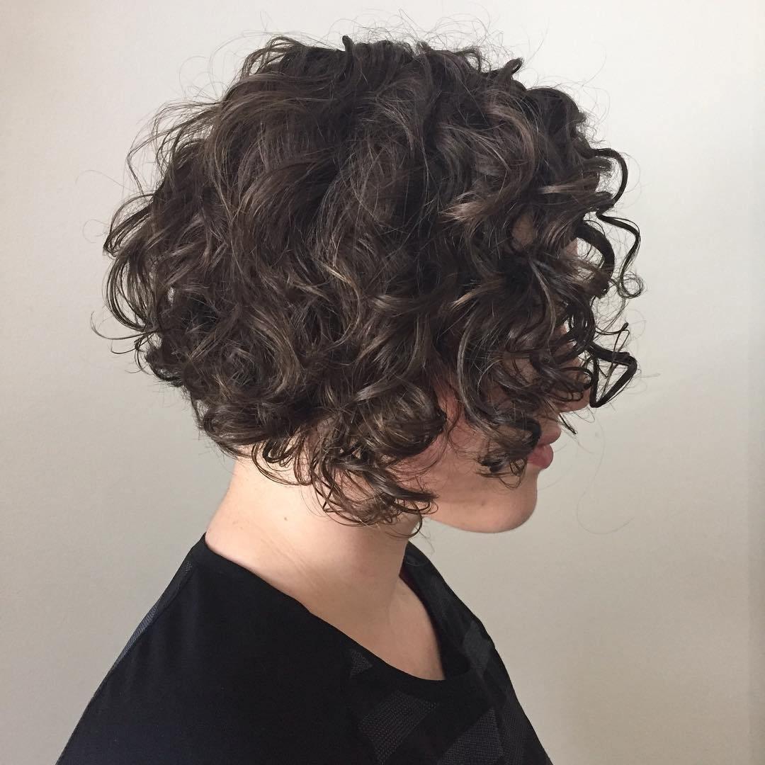 Kurzer Bob mit Locken