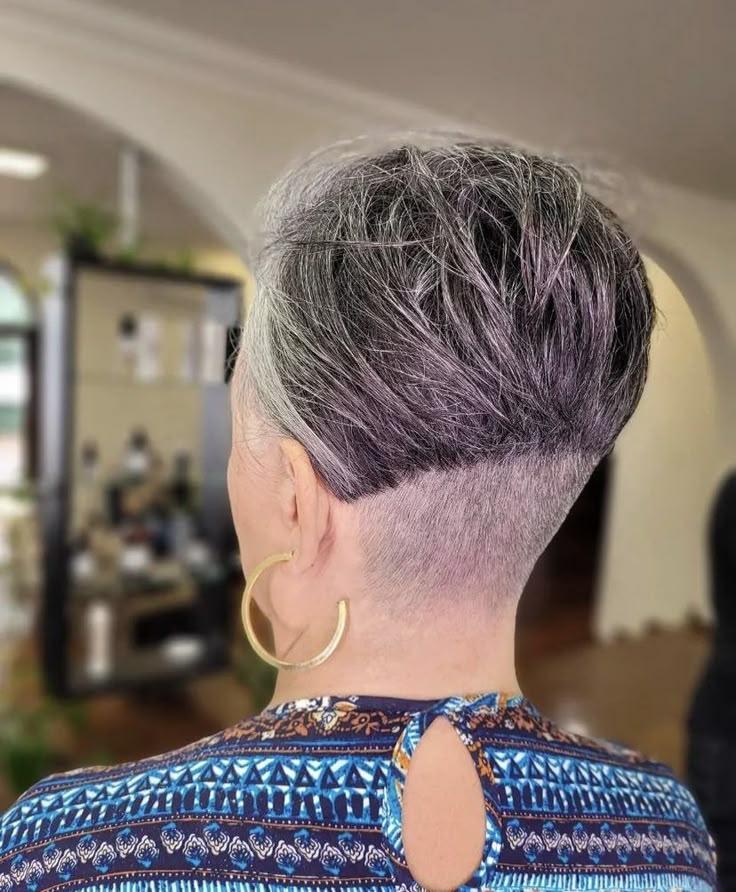 20 Grauer Pixie Cut Ideen Die Graues Haar Modern