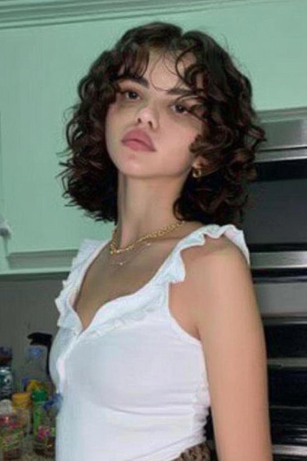 Moderne Kurzhaarlocken mit Definition