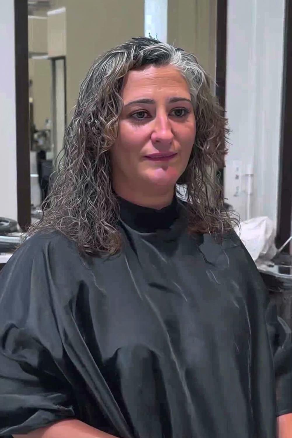 Professionelle Lockenpflege im Salon