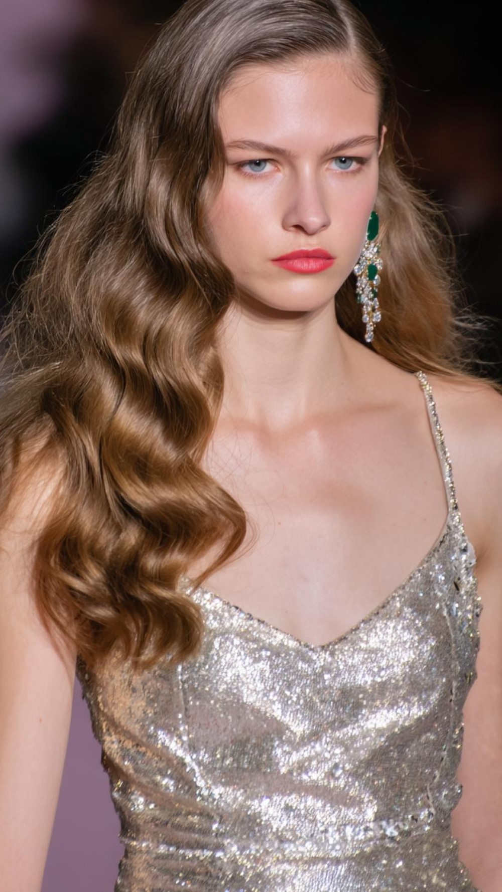 Abend Frisuren 2026 glamouröse Kreationen entdecken