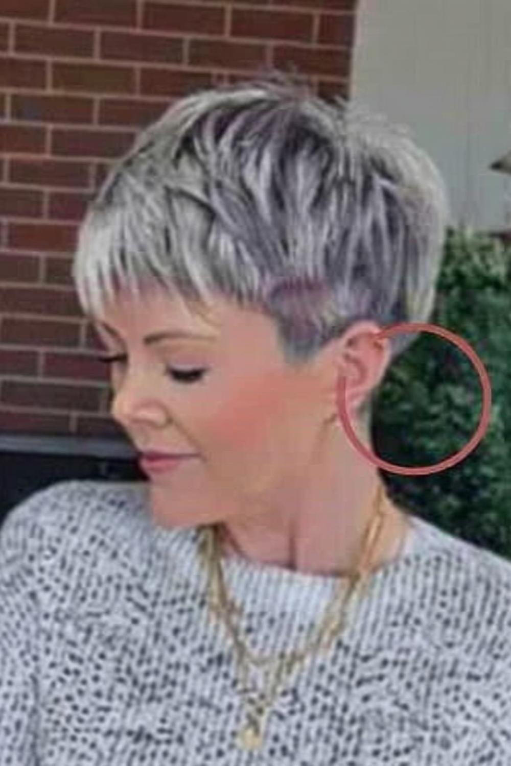 Asymmetrischer Pony-Schnitt