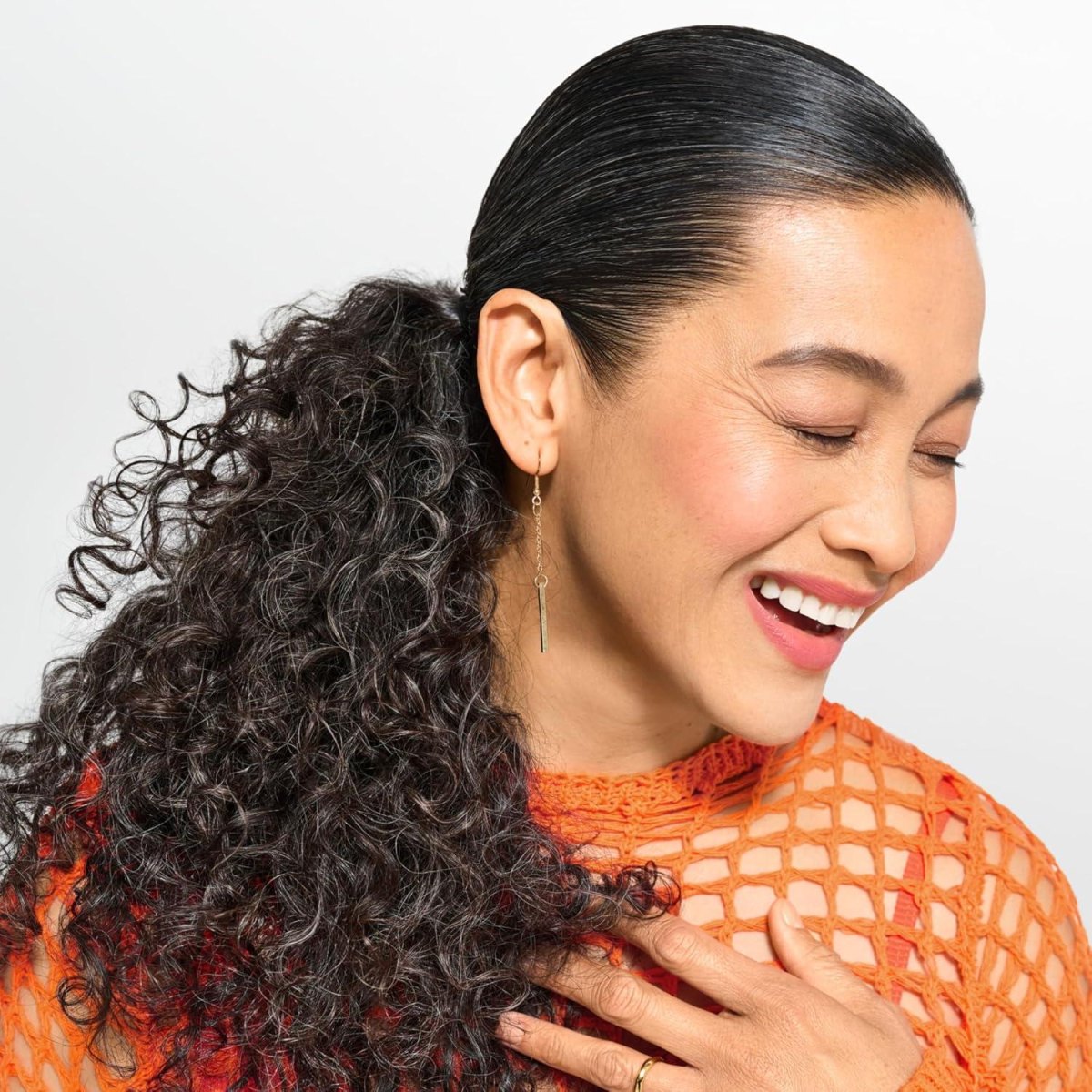 Kurzer Slick Back Ponytail Locken